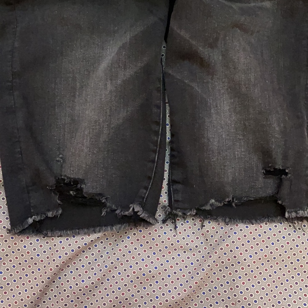 American Eagle Distressed Denim Bike Shorts - Picture 4 of 6